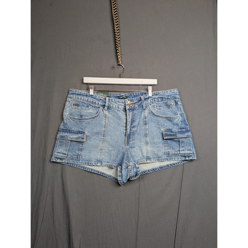 Wild Fable Women's 2X Blue Low-Rise Cargo Camp Denim Shorts Fly Zipper